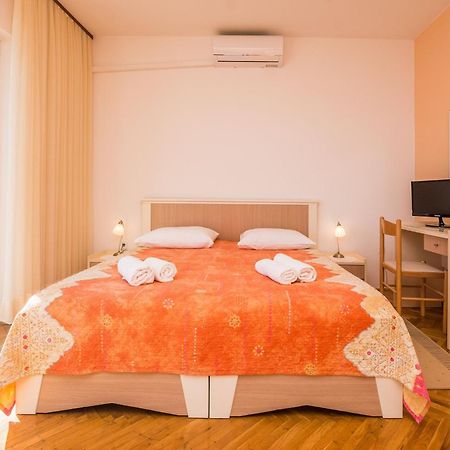Apartments In House Liveric, In Vir At The Beach 외부 사진
