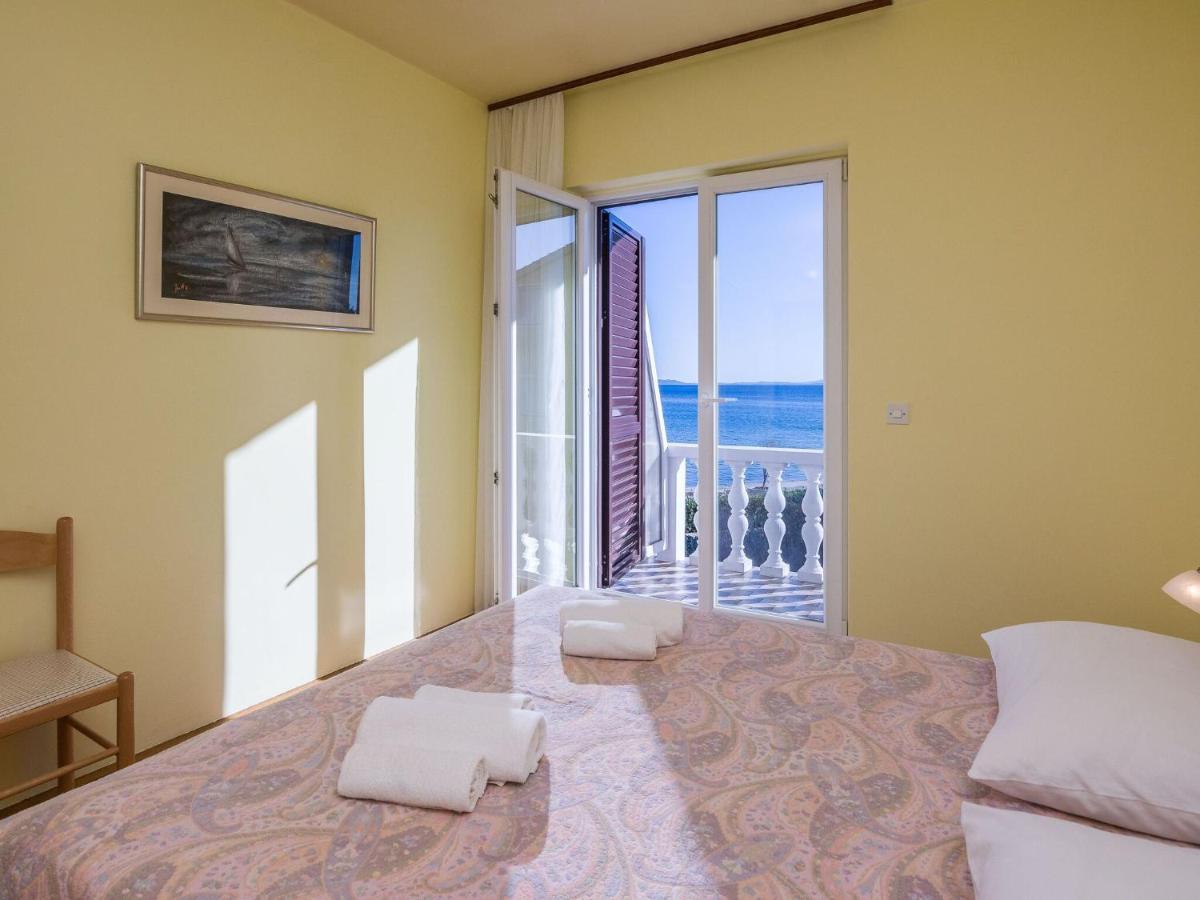 Apartments In House Liveric, In Vir At The Beach 외부 사진