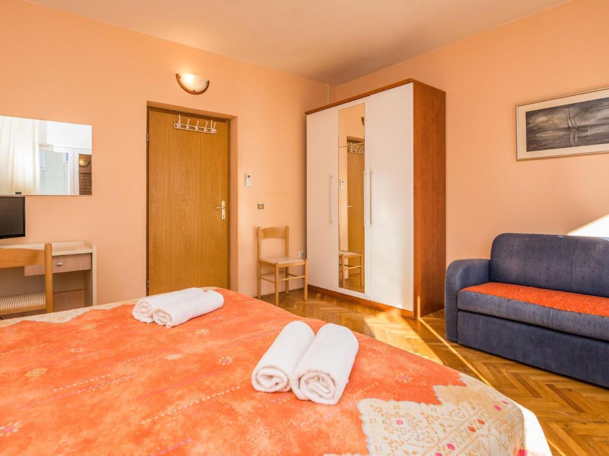 Apartments In House Liveric, In Vir At The Beach 외부 사진