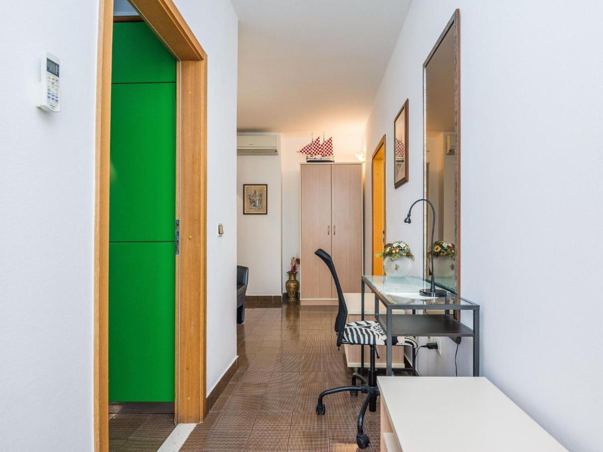 Apartments In House Liveric, In Vir At The Beach 외부 사진