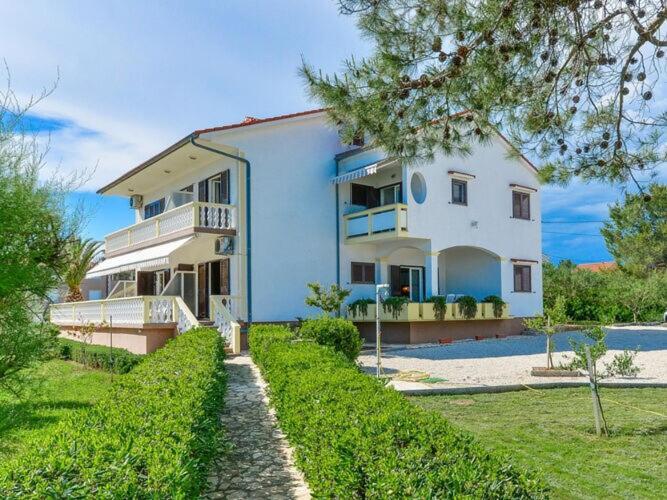 Apartments In House Liveric, In Vir At The Beach 외부 사진