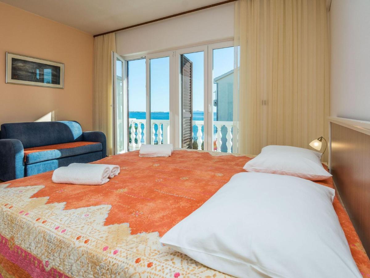 Apartments In House Liveric, In Vir At The Beach 외부 사진